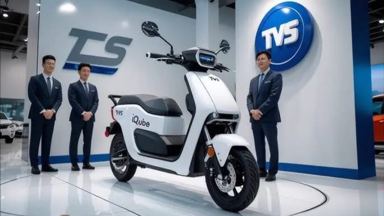 TVS iQube Electric Scooty – 4.4kW Hub Motor, 500km True Range & Smart Connect EV Riding Performance, Buy Now!